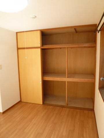 収納　※写真は２０２号室のものです。