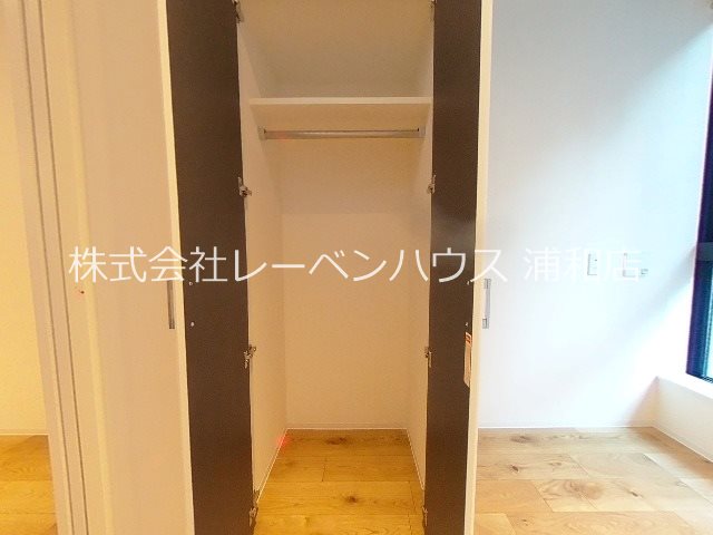 収納　他部屋参考・床面は濃い色になります。