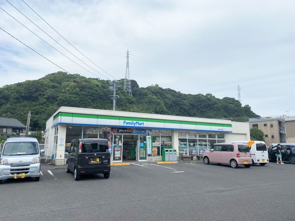 コンビニ　ファミリーマート宇宿七丁目店（コンビニ）まで82m