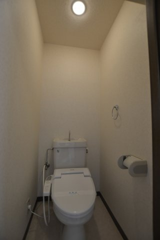 トイレ　別号室の画像です。ご参考下さい。