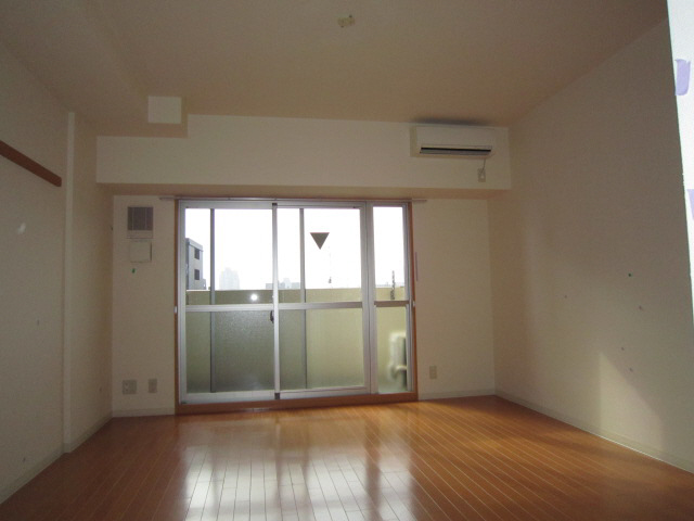 居室・リビング　写真は同マンションの別のお部屋のものです