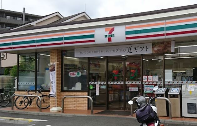 コンビニ　セブンイレブン 高井戸東五日市街道店（コンビニ）まで628m