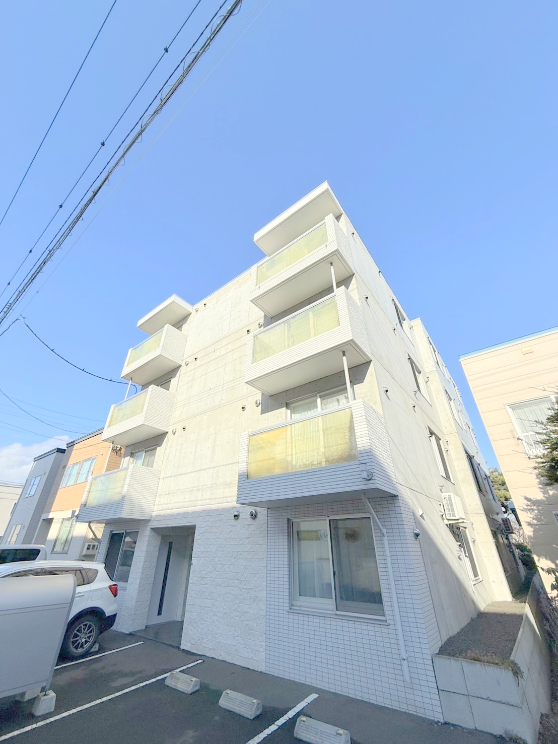 建物外観　★都市ガス使用の人気のデザイナーズ仕様のお部屋で快適です♪★