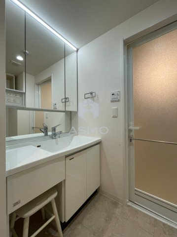 洗面設備　同マンション別部屋　参考写真