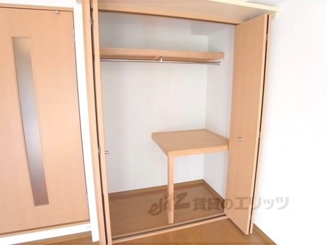 居室・リビング　キレイなフローリングのお部屋です。