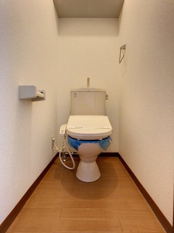 トイレ　個室タイプのトイレです
