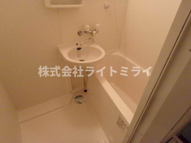 バス・シャワールーム　?
