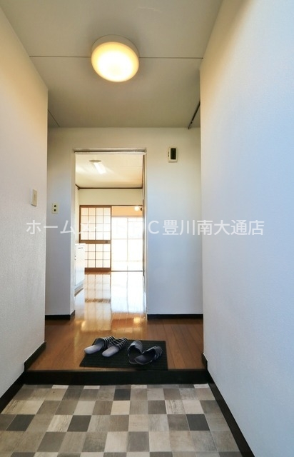 玄関　同型別部屋写真
