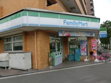 コンビニ　ファミリーマート 三国本町二丁目店（コンビニ）まで300m