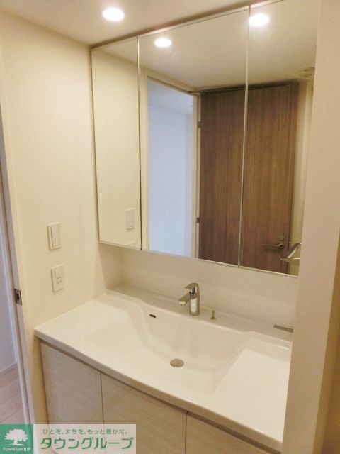 洗面設備　※写真は同タイプ住戸です。