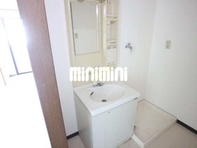 洗面設備　独立洗面台です