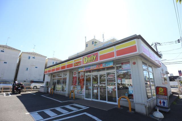 コンビニ　デイリーヤマザキ横浜折本町店（コンビニ）まで62m