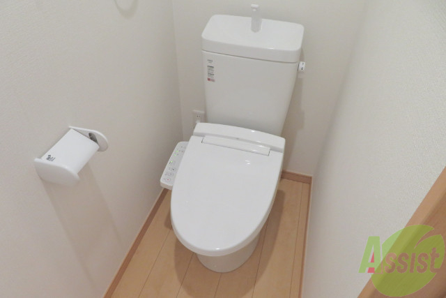 トイレ　トイレはウォシュレット付きです。シャワートイレは嬉しいですね