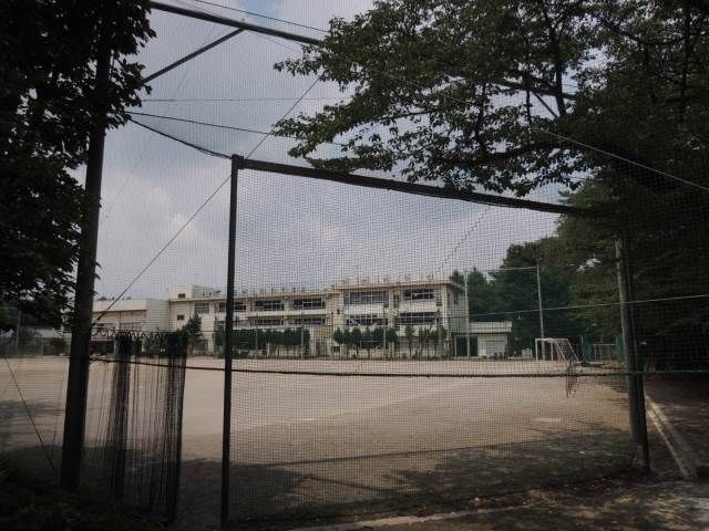 中学校　桜川中学校（中学校）まで864m