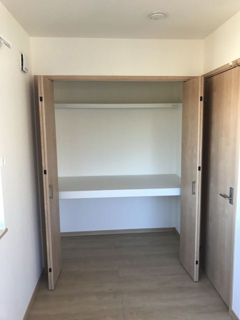 収納　※参考写真※洋室5.7帖のお部屋にあるクローゼットです♪各洋