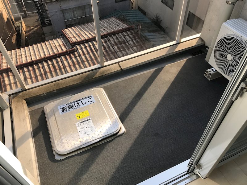 バルコニー　同建物、他号室写真参照
