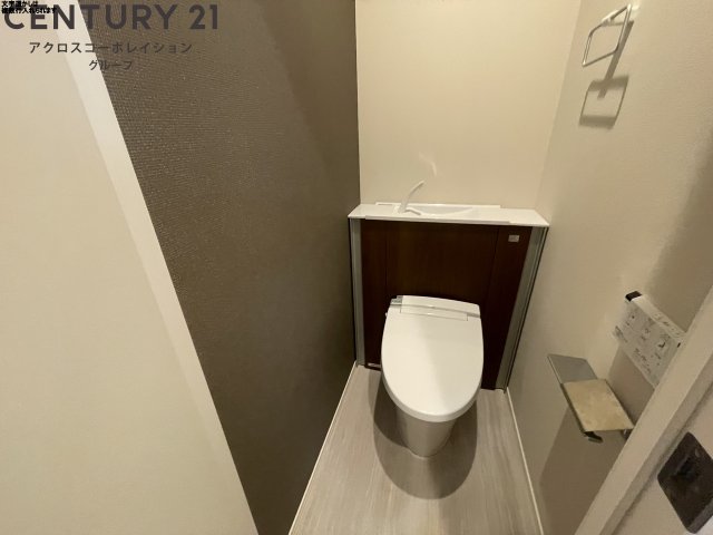 トイレ　温水洗浄便座付きのトイレです♪