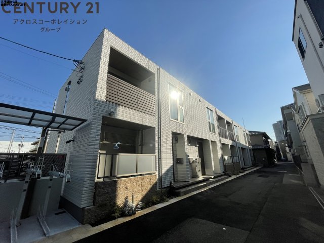 建物外観　宅配ボックス、防犯カメラ完備♪