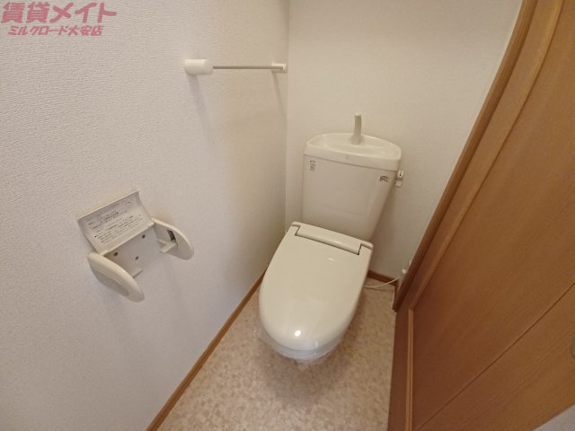 トイレ　同タイプの部屋写真です。