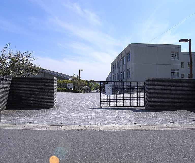 中学校　大枝中学校（中学校）まで1000m