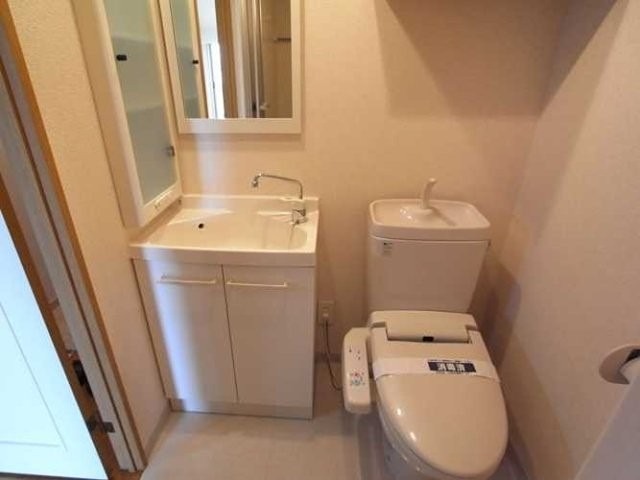 トイレ　※同仕様写真含む