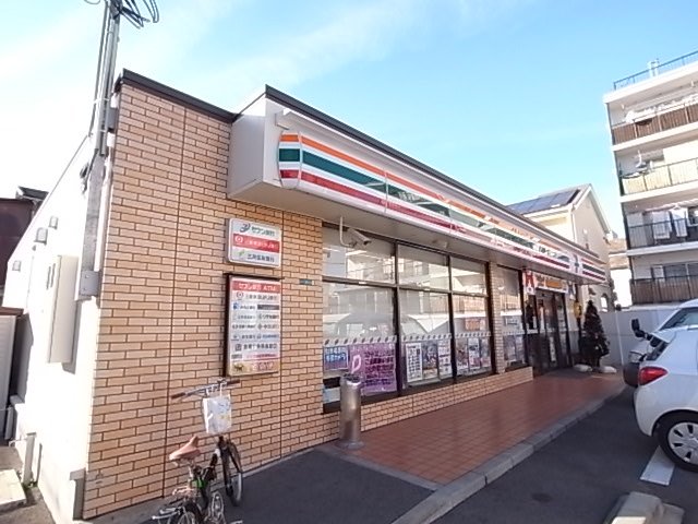 コンビニ　セブン－イレブン　西宮ガーデンズ北口店（コンビニ）まで890m