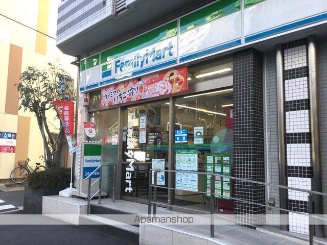 コンビニ　ファミリーマート市谷柳町店（コンビニ）まで210m