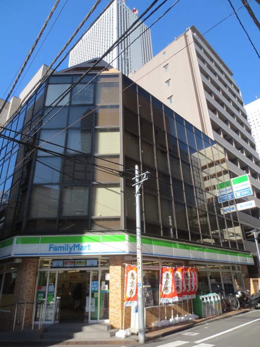 コンビニ　ファミリーマート　東池袋春日通り店（コンビニ）まで89m