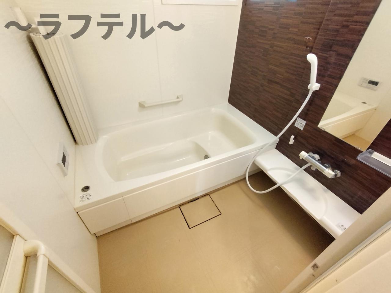 バス・シャワールーム　別部屋イメージ写真
