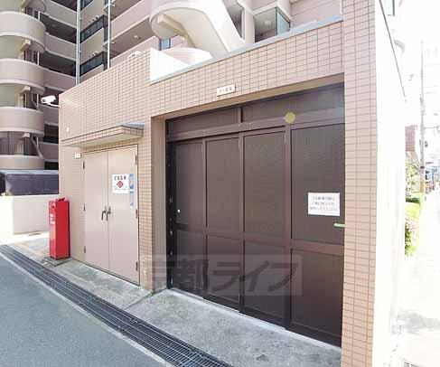 その他　ゴミ収集ボックスも完備！