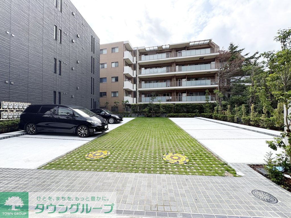 駐車場　駐車場