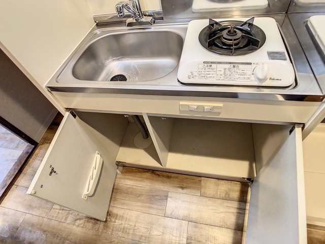 収納　掲載写真は同型モデルを掲載しており実際のお部屋と仕様等が異な