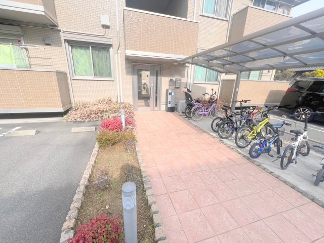 エントランス　綺麗なエントランスです。