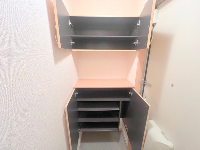 収納　大きいシューズボックスは靴がいっぱい入れれますね。