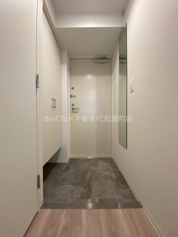 セレニテ谷町四丁目アリエの玄関写真