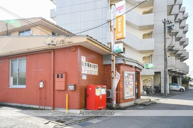 コンビニ　ファミリーマート（コンビニ）まで643m