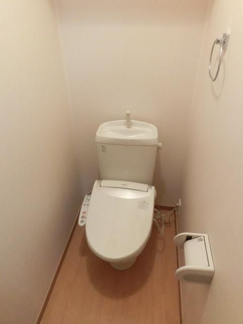 トイレ　ウォシュレット完備