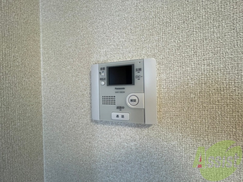 セキュリティ　モニター付インターホンです。来客者の顔が見えるので安心！