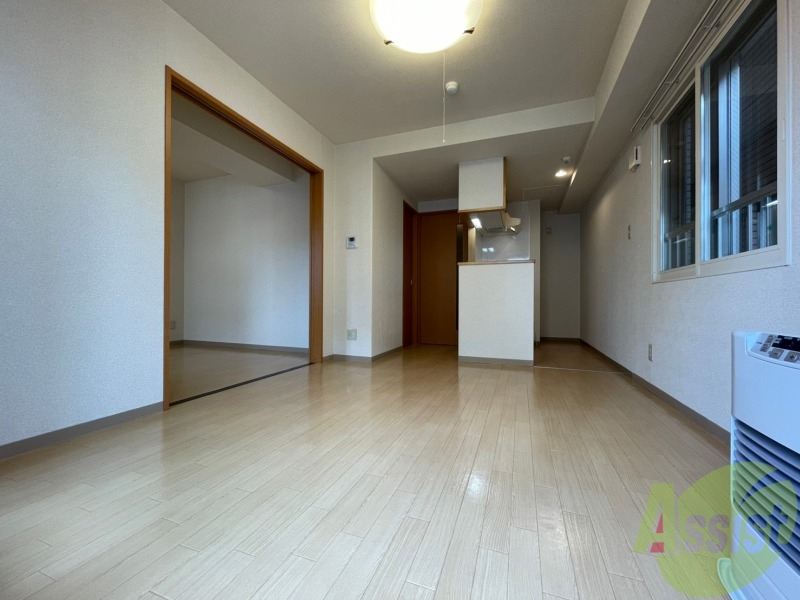 居室・リビング　広くてキレイなお部屋が広がっていて、充実した生活が送れそう。