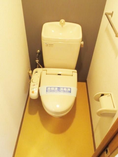 トイレ　★温水洗浄付き便座です★