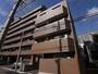 建物外観　総タイル張り