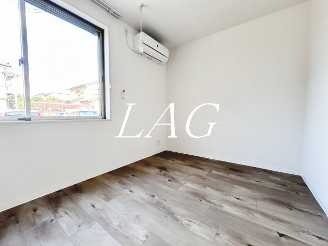 居室・リビング　洋室のお部屋です。（同仕様です。）