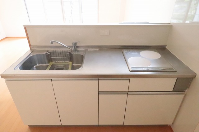 キッチン　写真同タイプ別部屋（反転）