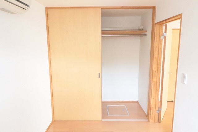 収納　写真同タイプ別部屋（反転）