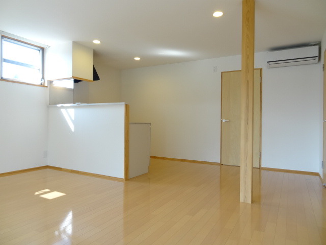 居室・リビング　写真同タイプ別部屋（反転）