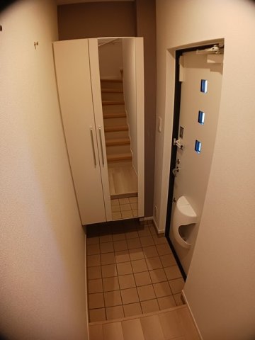 玄関　収納もある玄関です