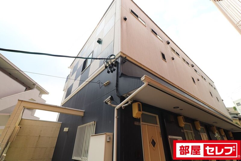 建物外観　白黒のツートンでお洒落な外観です。