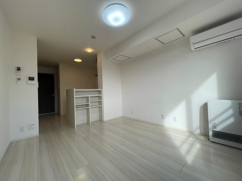 居室・リビング　広くてキレイなお部屋が広がっていて、充実した生活が送れそう。