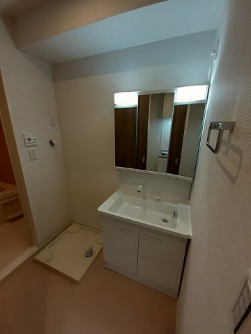 洗面設備　コンパクトで使いやすい洗面所