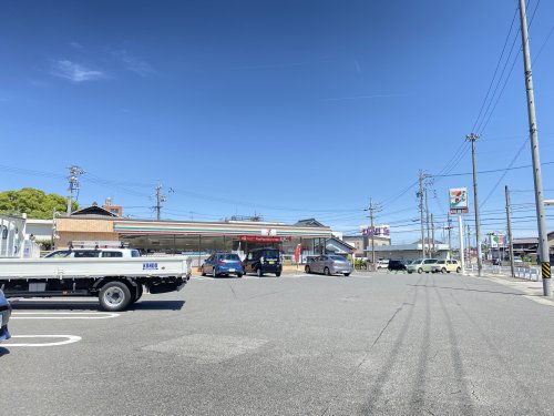 コンビニ　セブンイレブン 東海市名和町二反表店（コンビニ）まで736m
